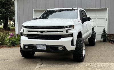 spacers on a truck safe